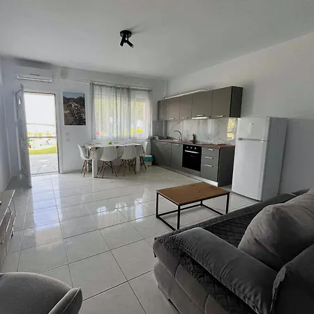 Elegant Maisonettes Elena *