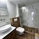 Elegant Maisonettes Elena דירה