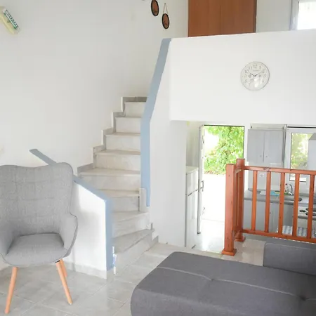 Elegant Maisonettes Elena *