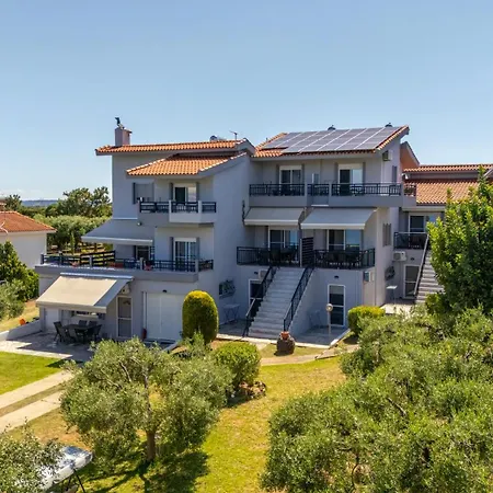 Elegant Maisonettes Elena *